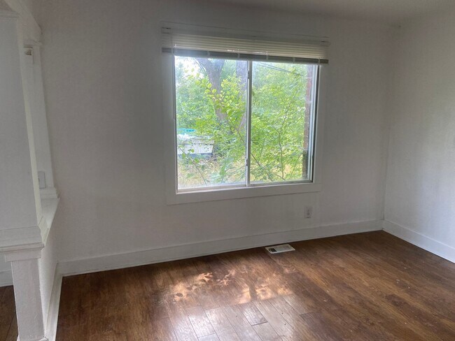 Foto del edificio - 18475 Wexford St