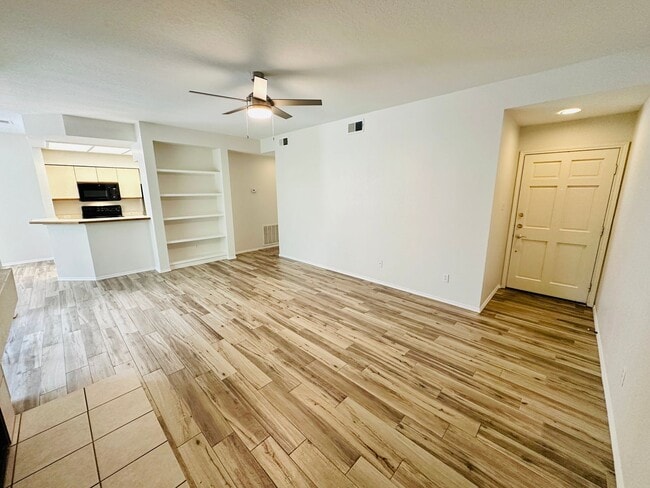 Foto del edificio - Charming 2 Bed 2 Bath Condo with Nature Vi...