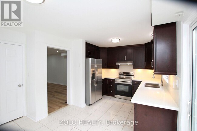 Building Photo - 226 Equator Crescent
