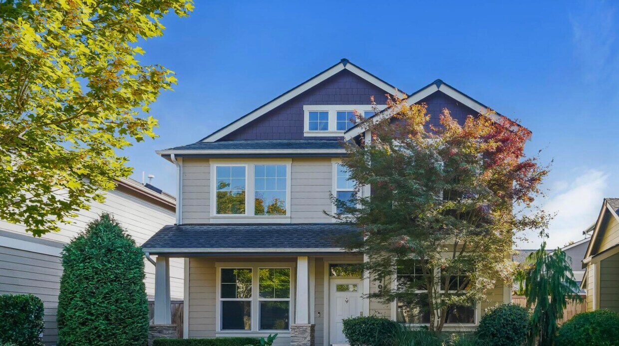 Building Photo - Ready Now!