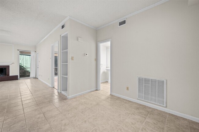 Foto del edificio - 5718 Val Verde St