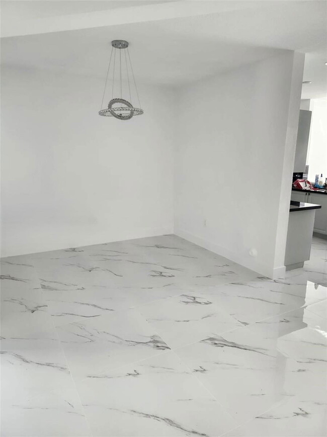Foto del edificio - 8465 NW 108th Path