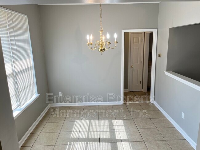 Foto del edificio - 6384 Meadow Cross Cove