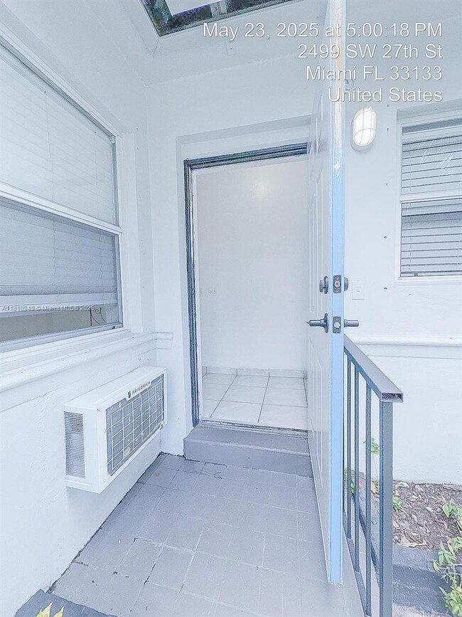 Building Photo - 2499 SW 27th St