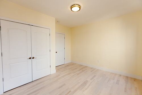 Building Photo - 115 Brightwater Ct