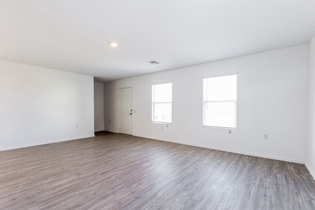Building Photo - 12115 Zoeller Cor