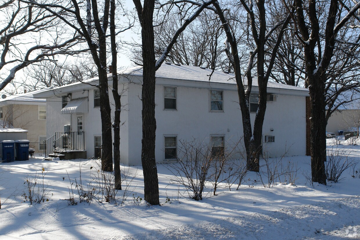 Foto del edificio - 2828 Verndale Ave