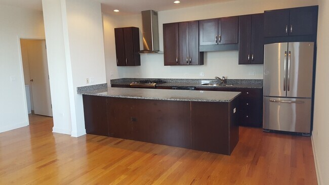 Foto del edificio - 4810 N Lavergne Ave