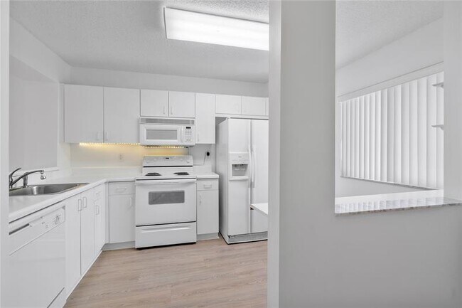 Foto del edificio - 9537 Weldon Cir