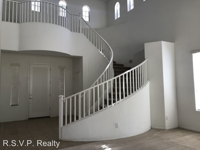 Building Photo - 5 br, 4 bath House - 2627 E. Dogwood Dr.