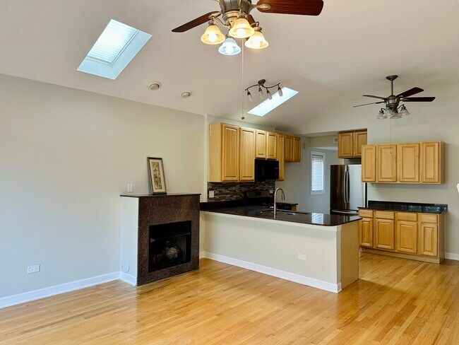 Building Photo - 2451 W Arthington St