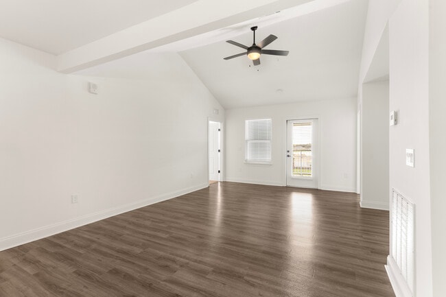 Building Photo - Retreat at Redstone