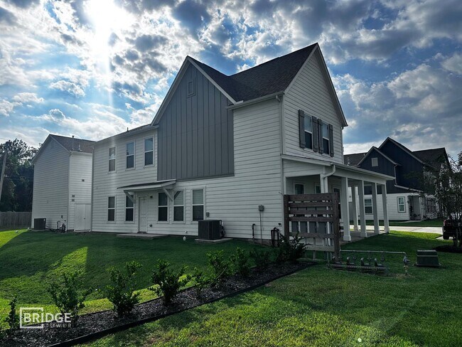 Building Photo - ADDISON PLAN