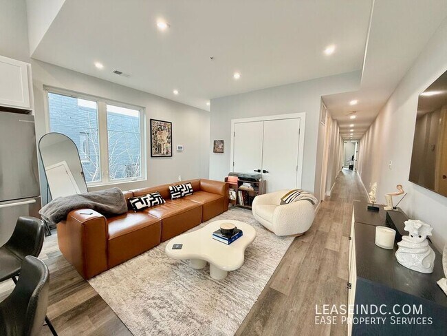 Foto del edificio - 1262 Holbrook Terrace NE