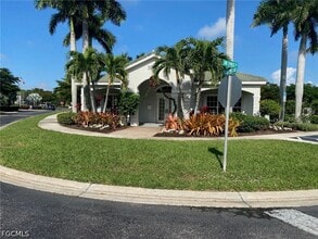 Building Photo - 8240 Pacific Beach Dr