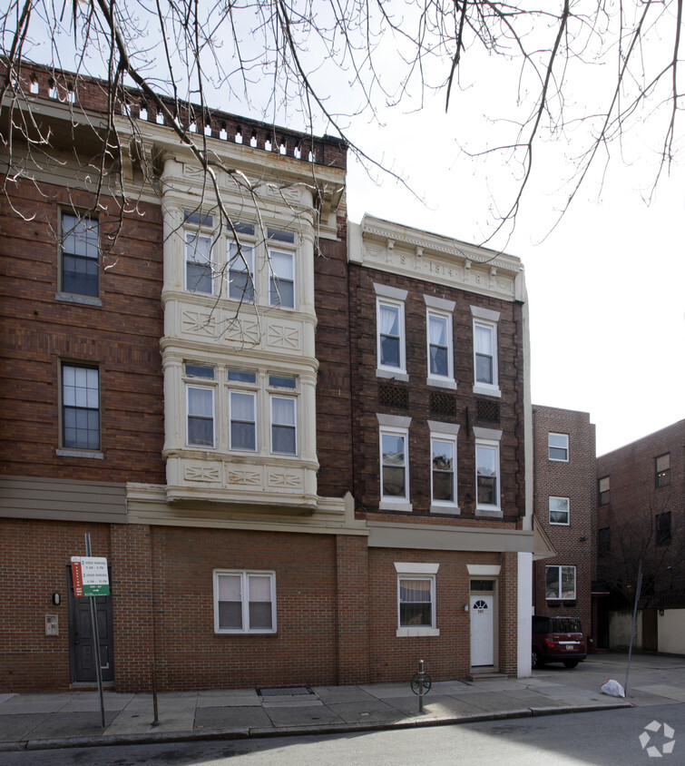 Building Photo - 503-505 S 5th St