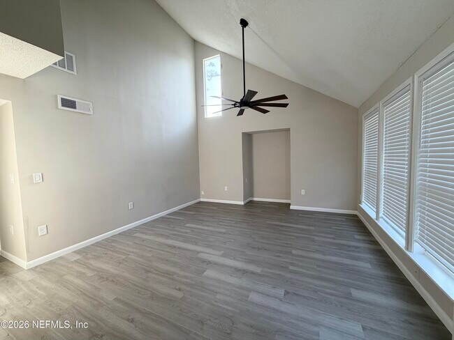 Building Photo - 3545 N Ride Dr