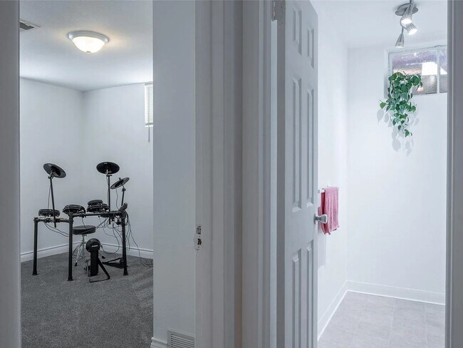 Foto del edificio - Basement unit near Denver