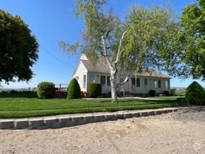 Building Photo - 3822 Alameda Dr