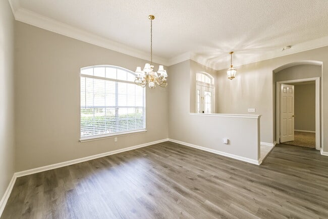 Foto del edificio - 755 Westminster Dr