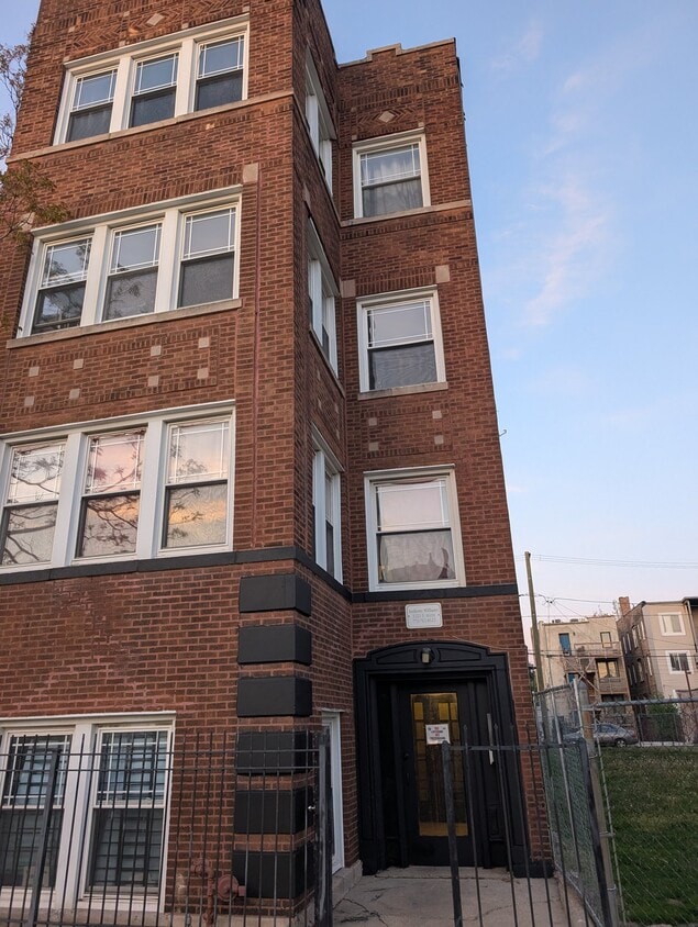 Photo - 1221 S Avers Ave (Chicago, IL)