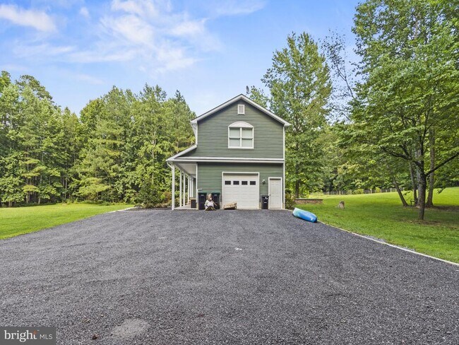 Building Photo - 43439 Little Cliffs Rd