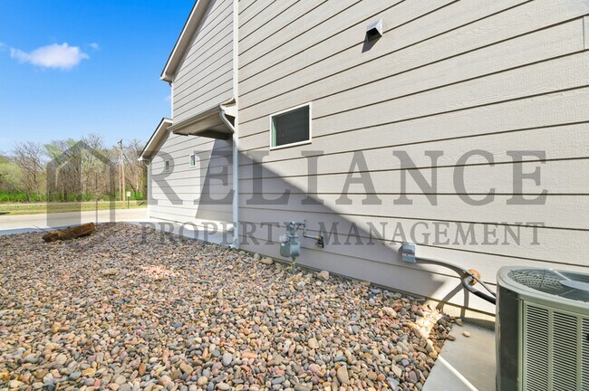 Building Photo - 4515 E 45th St N