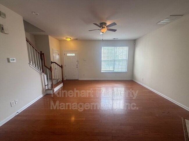 Foto del edificio - 530 Bent Leaf Ct