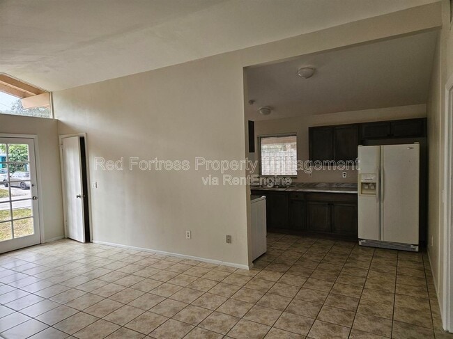 Foto del edificio - 1635 Newport Ct