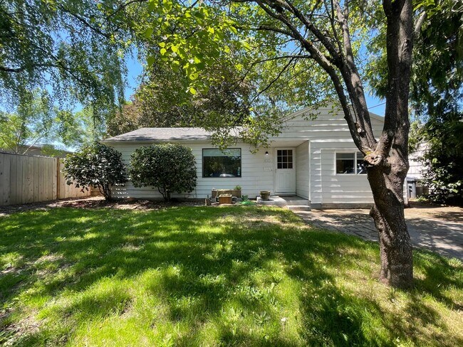 Building Photo - Charming S. Tabor 2 Bed + Bonus Room, 2 Ba...