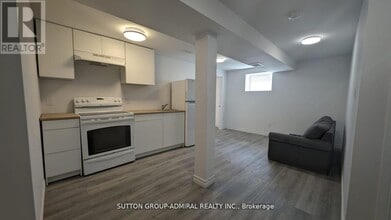 Building Photo - 113 Hurst Dr