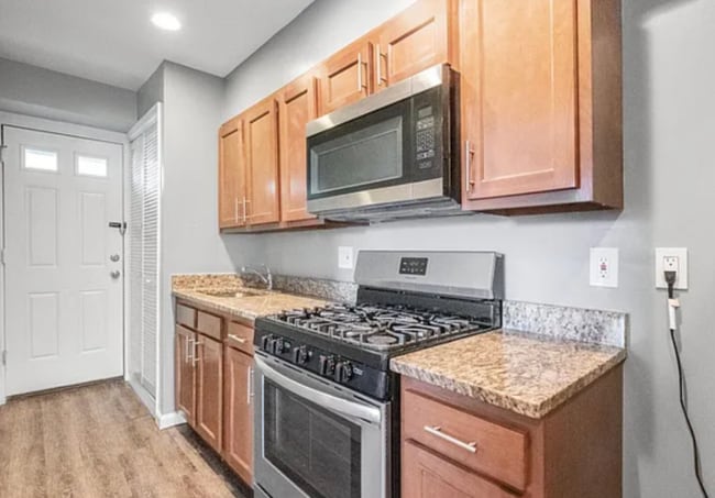 Building Photo - 529 59th St NE