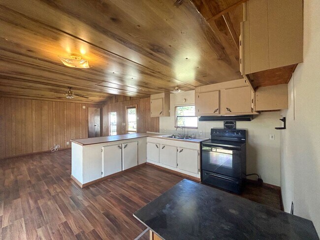 Foto del edificio - Mobile Home in Seguin 3 BD, 2 BA!