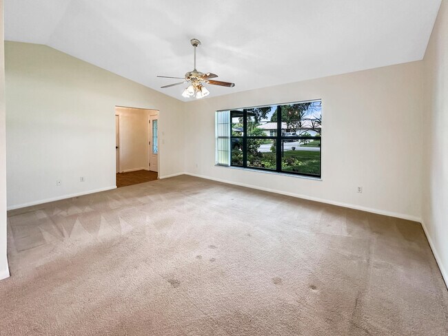 Foto del edificio - 5510 Eagle Dr