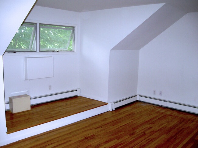 Foto del edificio - 12 Arbor Hill Drive