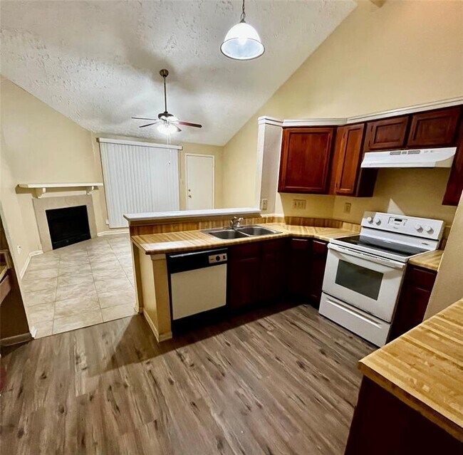 Foto del edificio - 3830 Westheimer Pl Dr