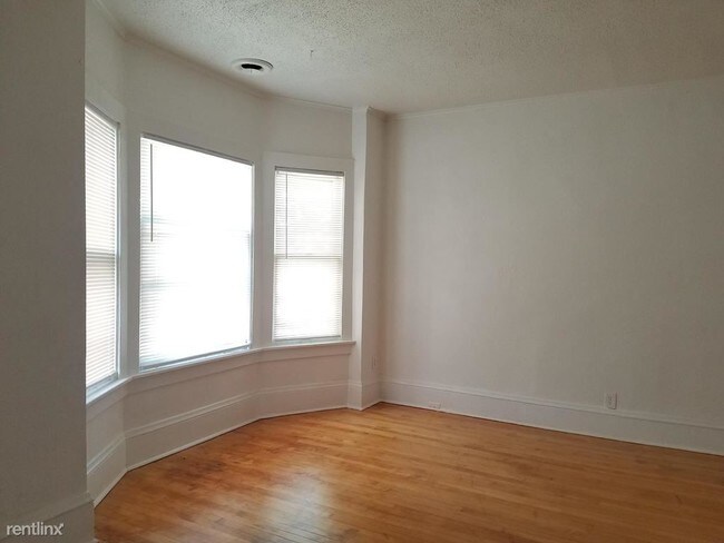 Building Photo - 3 br, 1 bath Apartment - 2737 N 1st Street