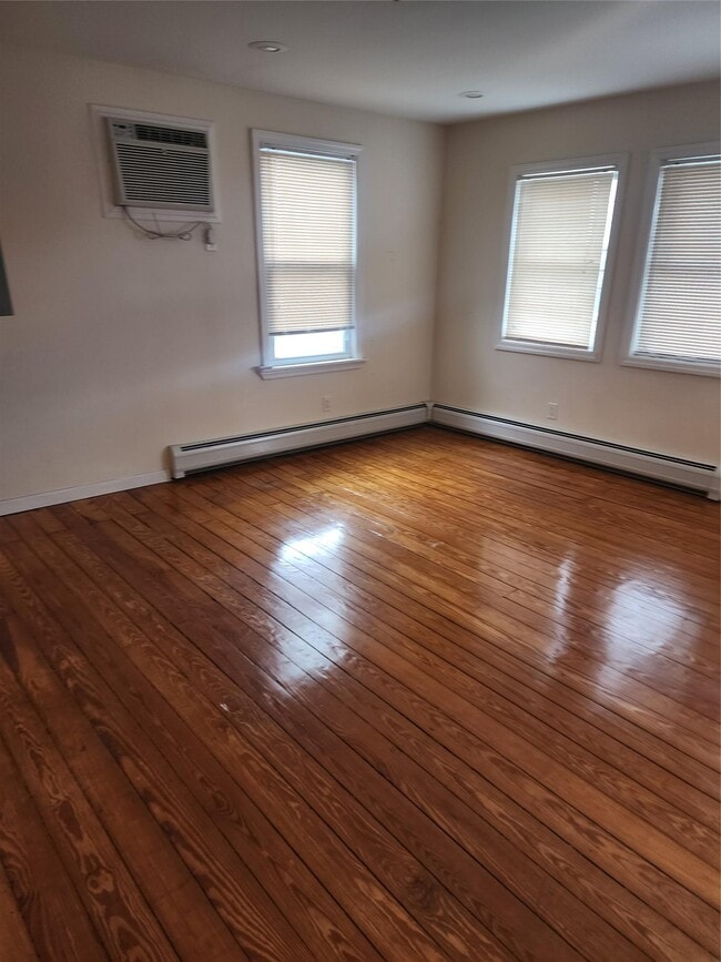 Building Photo - 632 Piermont Ave