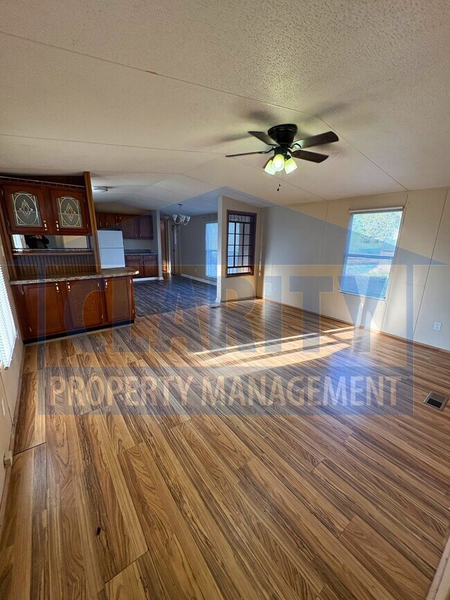 Building Photo - Single-level two bedroom in Old Fort