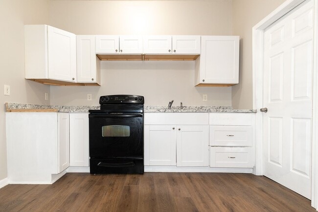 Photo - 500 E Ormsby Ave Apartment