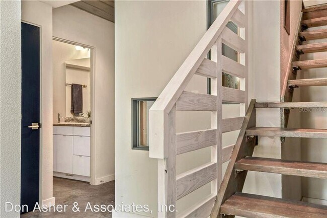 Building Photo - 3 br, 3.5 bath House - 1603 Woodward St.  #17