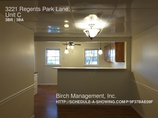 Foto del edificio - 3221 Regents Park Ln