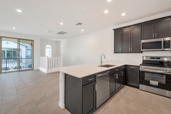 Foto del edificio - Like Brand New Luxurious Modern 3 Bedroom ...