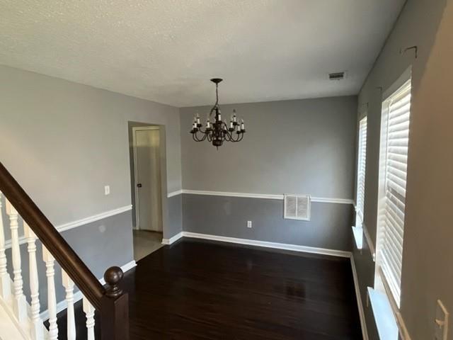 Foto del edificio - 1125 Misty Meadows Ln