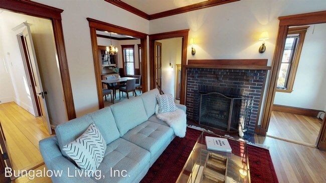 Building Photo - 375 Mt Auburn St