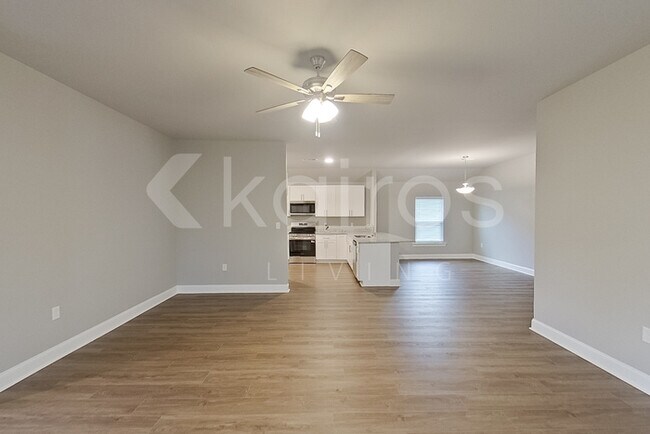 Foto del edificio - 22832 Monterey Ave