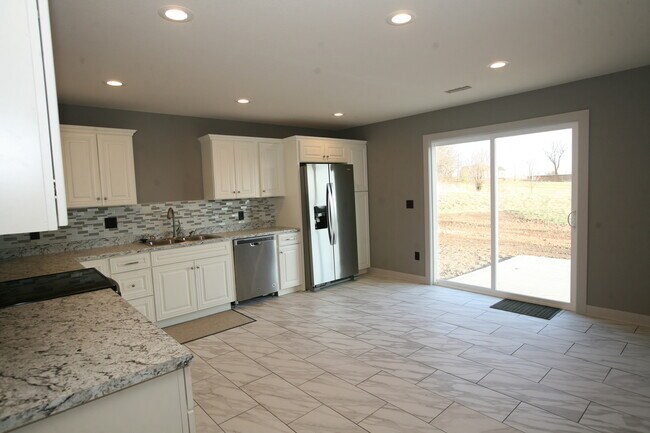 Foto del edificio - 2 bed 1 bath Duplex-Savannah Schools!