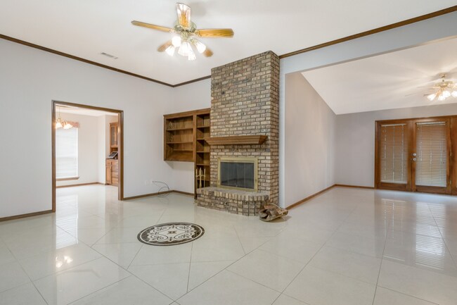Building Photo - 7811 Legend Ave