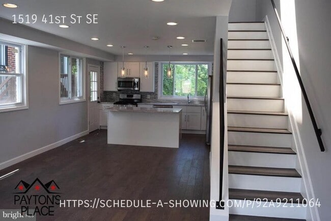 Photo - 1519 41st St SE House