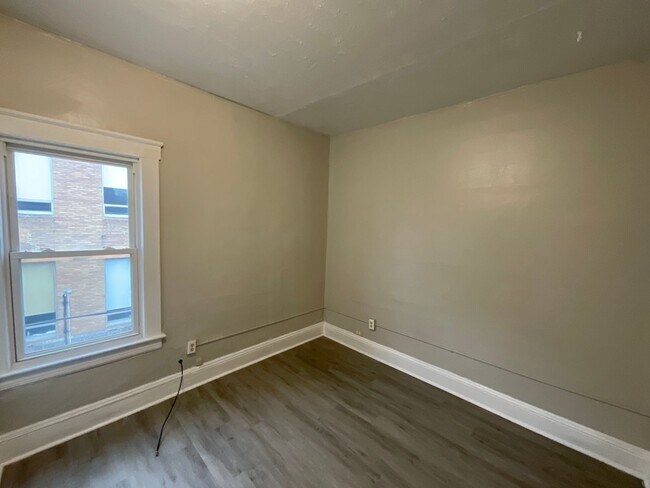 Foto del edificio - 6807 Worley Ave